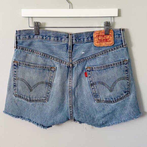 Vintage Levi's 501 Cut Off Denim Shorts - Size 33 - Picture 4 of 11